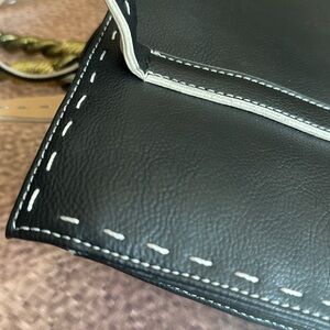 Liz Claiborne Bag in Sleek Black